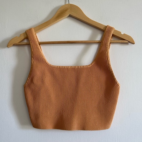 Aritzia Tops - Aritzia Babaton Light Orange Sculpt Knit Cropped Square Neck Tank Top Size M EUC